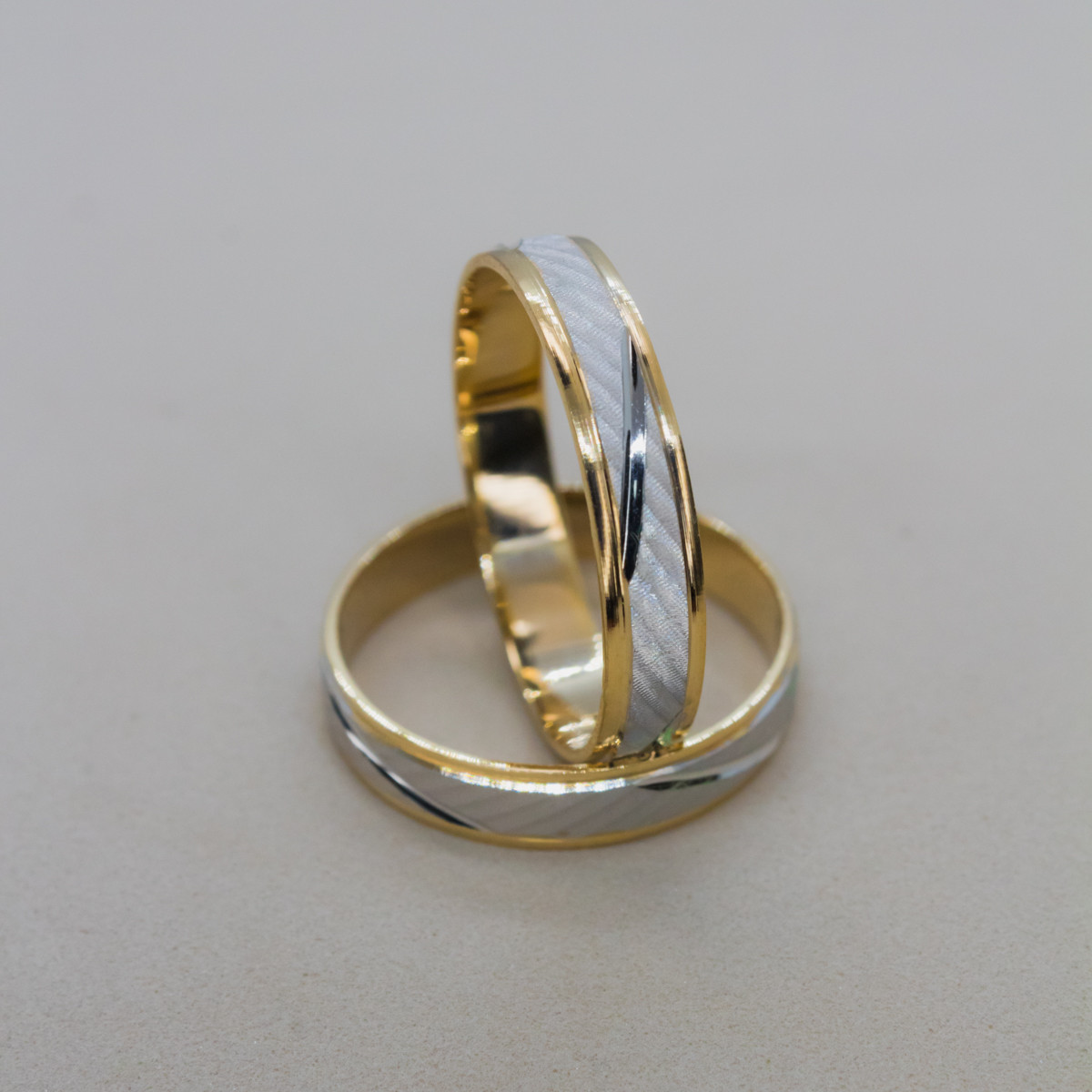 Alianza facetada 4mm (60742)