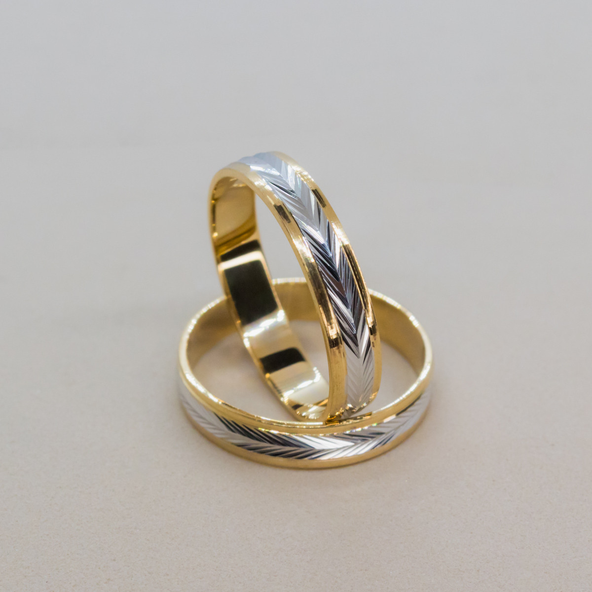 Alianza facetada 4 mm (60825)